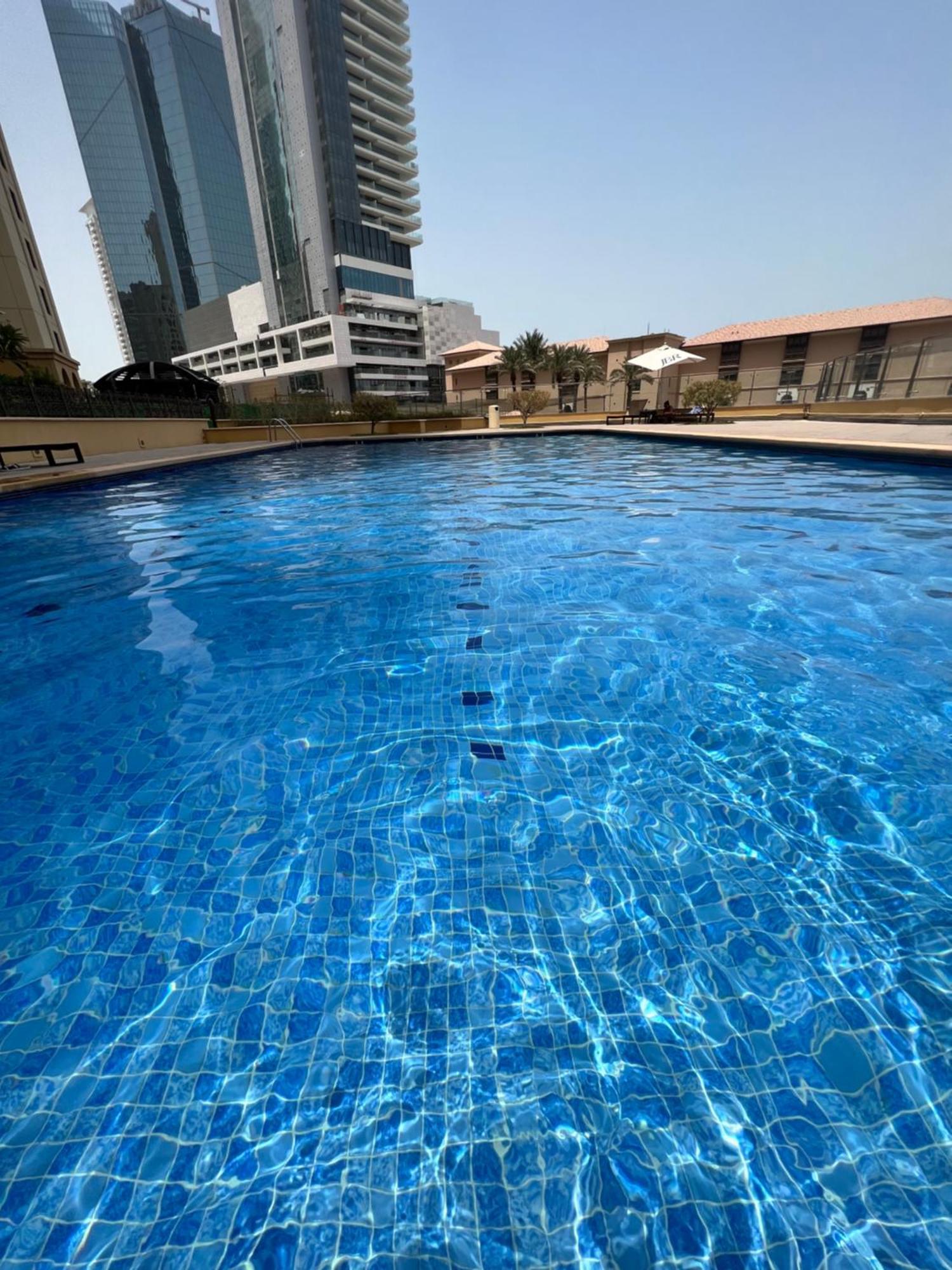 Robin Beach Hostel Jbr Dubai Exterior photo
